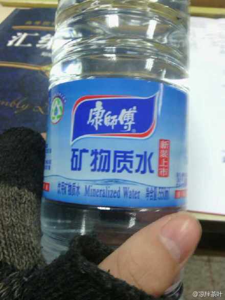 康师傅矿泉水中的"食品添加剂"可能是什么?