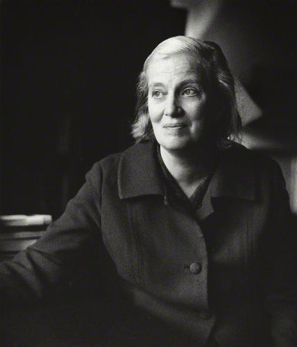 多萝西·霍奇金，摄于 1969 年（Godfrey Argent/National Portrait Gallery, London）